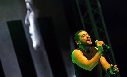 Hamed Sinno, el cantante de Mashrou Leila, en un concierto en Dubái el pasado 7 de abril.