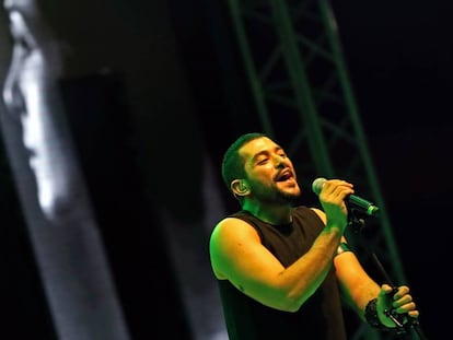 Hamed Sinno, el cantante de Mashrou Leila, en un concierto en Dub&aacute;i el pasado 7 de abril.