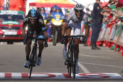 Barguil, a la derecha, se impone a Urán en Formigal.