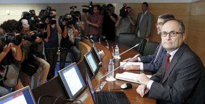 El secretario de Estado de Economía y Apoyo a la Empresa, Fernando Jiménez Latorre y el subgobernador del Banco de España, Fernando Restoy