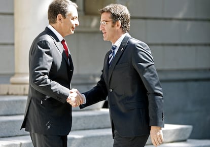 Zapatero recibe a Feijóo en el palacio de La Moncloa en junio de 2009, dos meses después de ser investido presidente de la Xunta por primera vez.