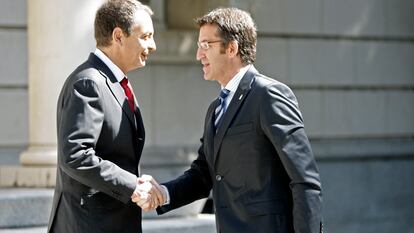 Zapatero recibe a Feijóo en el palacio de La Moncloa en junio de 2009, dos meses después de ser investido presidente de la Xunta por primera vez.