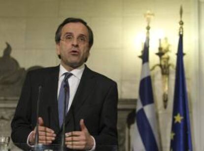 El primer ministro griego Antonis Samaras ofrece una rueda de prensa. EFE/Archivo