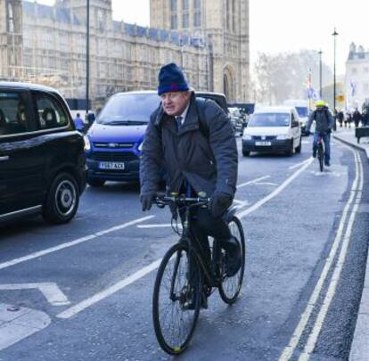 Johnson, de camino al Parlamento en Londres este pasado febrero.