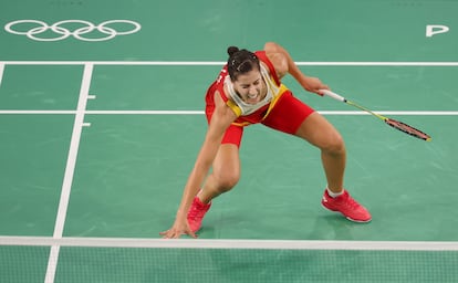 Carolina Marn, en el momento de caer al suelo tras lesionarse en las semifinales de los Juegos de Pars ante la china Bing Jiao el 4 de agosto.