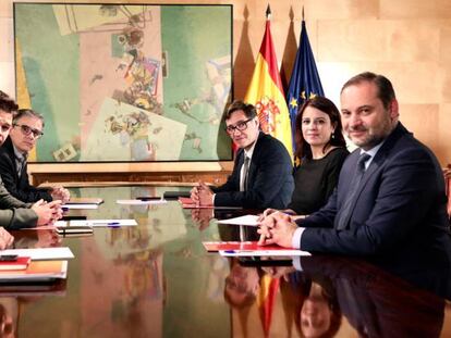 Reunión de los equipos negociadores del PSOE y ERC, la semana pasada.