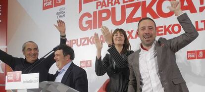 De izquierda a derecha, Arriola, Gasco, Mendia e Ixaso en el actor electoral que ha celebrado este domingo el PSE-EE en San Sebastián.