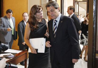 Alicia Sánchez Camacho conversando con Artur Mas en el Parlament.