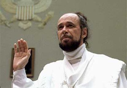 El periodista francés Claude Vorilhon, alias <i>Rael,</i> fundador de la Iglesia de los raelianos.