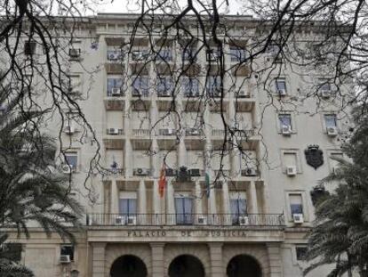 Fachada de la Audiencia de Sevilla.