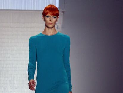 Bimba Bosé en el desfile de Davidelfín en Bryant Park, en Nueva York.