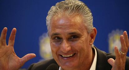 Tite convocou os 23 atletas na manhã desta quinta.