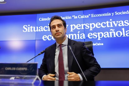 El ministro de Economía, Carlos Cuerpo, ofrece la conferencia "Situación y perspectivas de la economía española" este lunes en la Fundación "La Caixa", en Madrid.