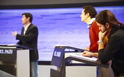 Un momento del ensayo general del debate en el que los actores están en plena actuación