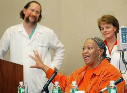 Sheila Thornton, que ha recibido un riñón, da las gracias al personal médico del hospital  Johns Hopkins