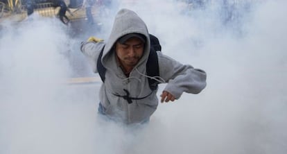 Gases lacrimógenos en las inmediaciones del Congreso.