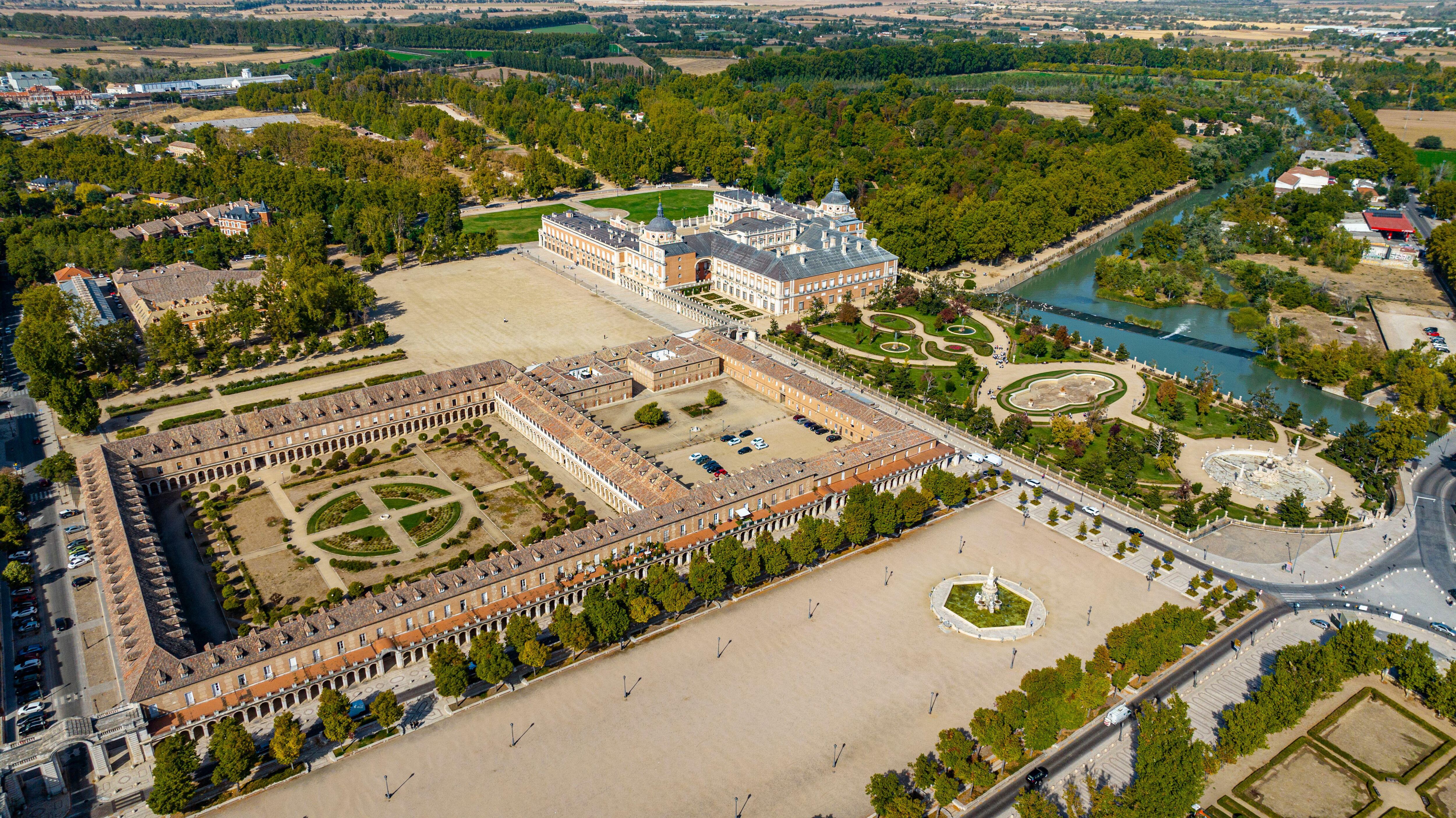 Vista área del Palacio Real de Aranjuez y sus jardines, patrimonio mundial de la Unesco.