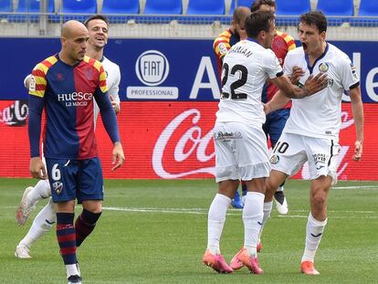 Enes Unal, tras marcar su segundo gol en el estadio El Alcoraz en Huesca, este domingo.