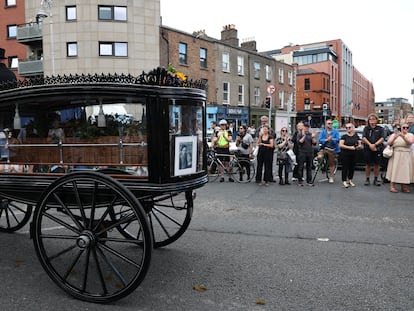 Irlanda despide a Glen Hansard arropado por actuaciones musicales de Bono y un poema de Patti Smith