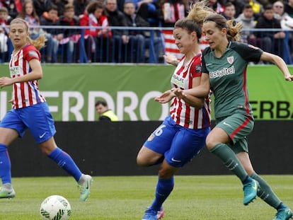 María León, do Atlético, e Moraza, do Athletic.