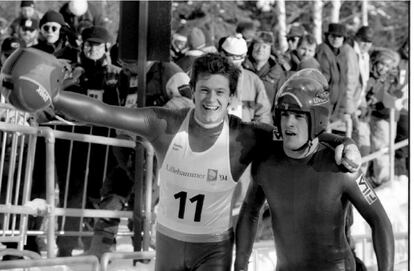 Lillehammer 94: los italianos Kurt Brugger y Wilfried Huber, competidores de 'bobsleigh', al finalizar la prueba en la que ganaron la medalla de oro de dobles.