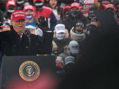 Donald Trump, durante el cierre de campaña en Washington (Michigan).