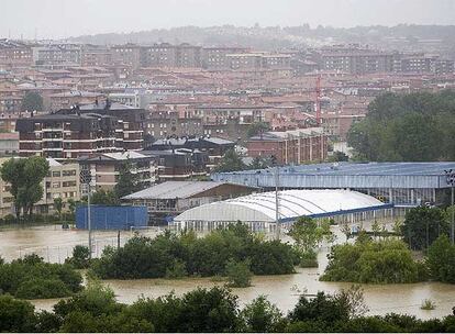 El polideportivo de Fadura, en Getxo, es una de las zonas ms afectadas por las lluvias cadas desde anoche en la zona