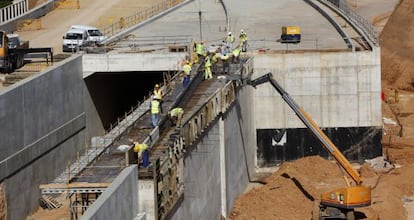 Una imagen de las obras del AVE Madrid-Valencia en el año 2009.