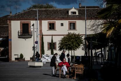 Una plaza de Las Rozas, en el Madrid rico.