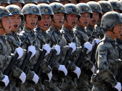 Soldados del Ejército chino desfilan en Tiananmen, en 2009 con motivo del 60º aniversario de China.