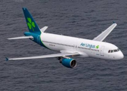 Avión de la aerolínea irlandesa Aer Lingus, una de las firmas integrantes del holding IAG.