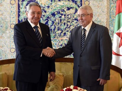 El presidente de Argelia, con  Raul Castro 