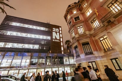 Cartells i mapping commemoratiu del 25N, Dia Internacional per l’Erradicació de la Violència vers les Dones.