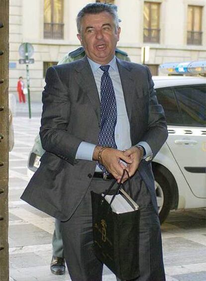 El ex asesor urbanístico Juan Antonio Roca, a su llegada al Tribunal Superior de Justicia de Andalucía en Granada.
