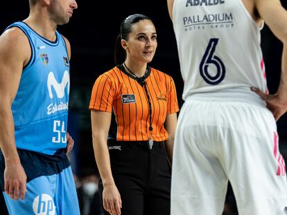 Yasmina Alcaraz con J.J. Barea y Abalde.