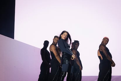 Rosalía durante la actuación de la madrugada del domingo en el Primavera Sound.