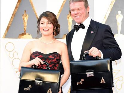 Martha Ruiz y Brian Cullinan en la gala de los Oscar de 2016.