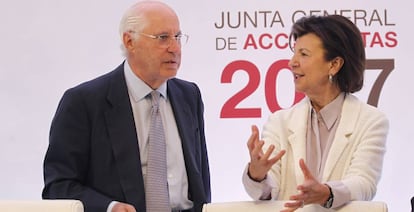 Rafael Miranda, presidente de Hispania, y Concha Osácar, consejera. 