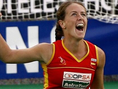 Silvia Muñoz celebra un gol en el triunfo contra India.