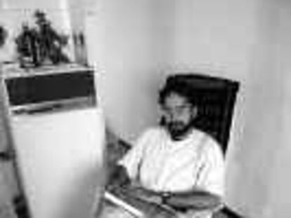 B 36012 - (25/07/2000) - Color - P A R A E N T R E V I S T A D E V E R A N O - Josep Zapater, refugiados - Foto : Consuelo Bautista -