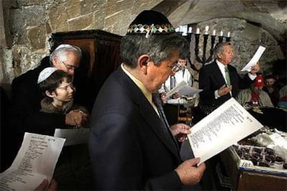 Consagración de la Torá en la Sinagoga Mayor de Barcelona, cuya rehabilitación se inauguró el pasado 22 de enero.
