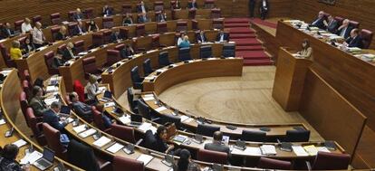 Un momento de la última sesión del pleno de las Cortes, donde los diputados aprovecharon sus intervenciones para despedirse.