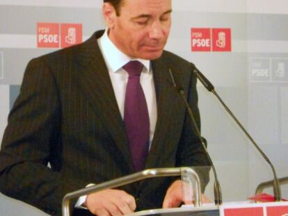 Tomás Gómez, durante la rueda de prensa de esta mañana.