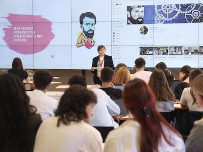 Una clase en la facultad de Ciencias Políticas y Sociología de la Universidad.