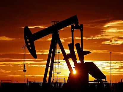 Imagen de archivo de un campo de petróleo cerca de Midland, Texas (Estados Unidos).
