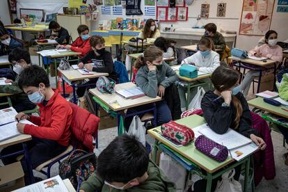 Estudiantes de un colegio público. Mare Nostrum de Valencia, una clase de sexto de primaria.