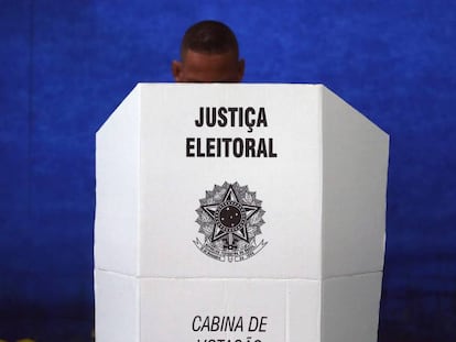 Eleitor vota neste domingo, 28