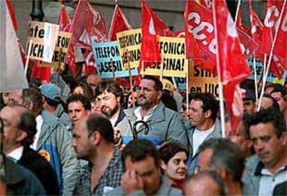 Aspecto de la manifestación de apoyo a los trabajadores de Sintel ayer en Madrid.