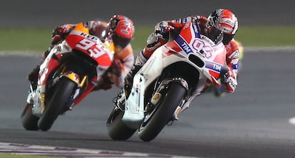 Dovizioso y M&aacute;rquez, en la carrera del GP de Qatar.