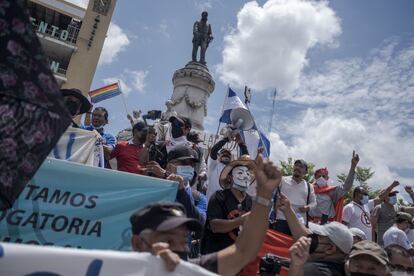 Dos años después de su llegada al poder, este miércoles miles de personas salieron a las calles de San Salvador para gritar basta ya contra el presidente Nayib Bukele.